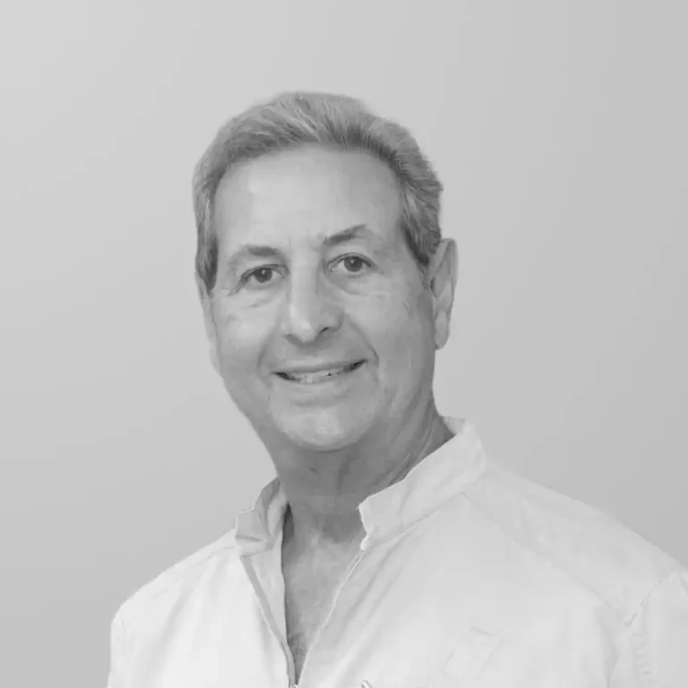 Headshot of Dr. Leonard J. Brenner at Midtown Dental Group Prospect Heights in Brooklyn